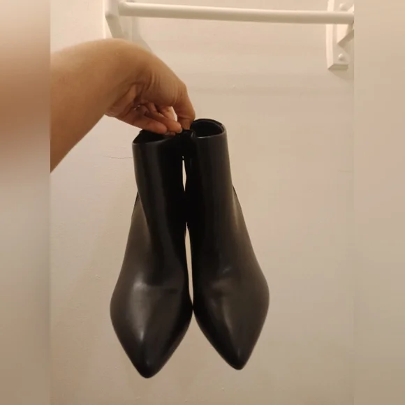 Worthington Ankle Black Boots Solid - Picture 3 of 5